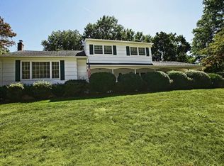 14 Crest Rd, Middletown, NJ 07748