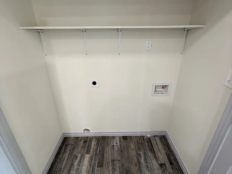 475 Jefferson St — Photo 13