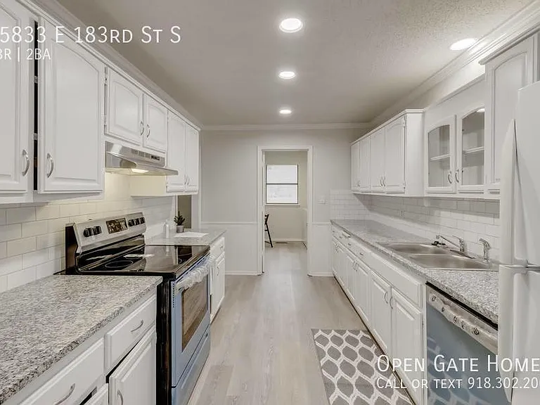 15833 E 183rd St S — Photo 10