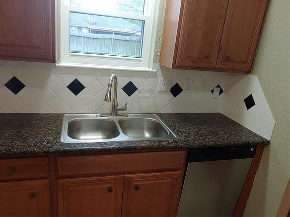 5th image of 11403 Vinedale Dr