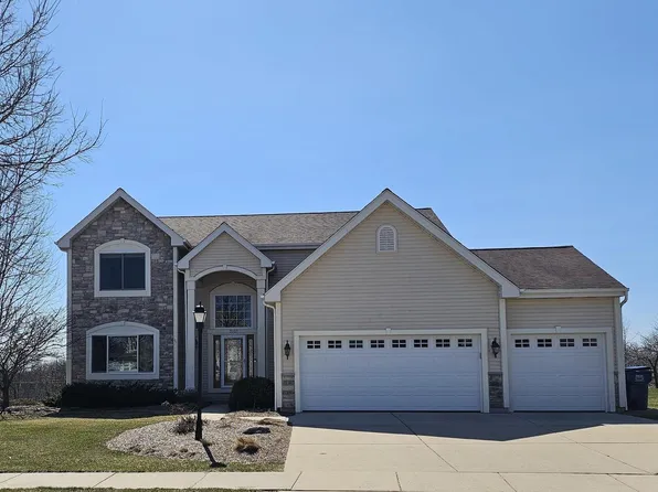 2107 Willow Pond WAY, Grafton, WI 53024