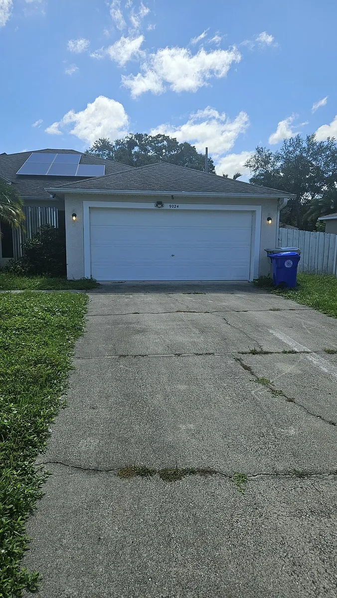 Building Photo - 9024 100th Ct