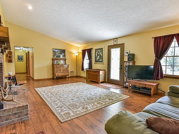 5th image of 1223 E Thornton Dr