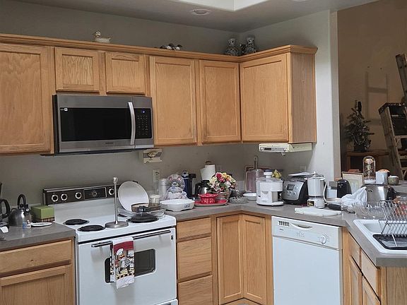 3rd image of 58 N Poplar Forest Pl