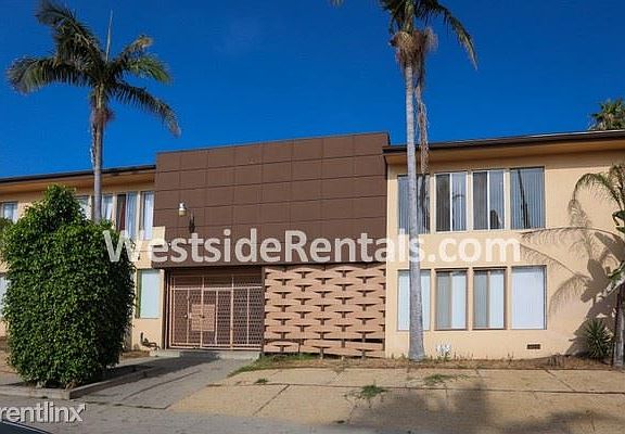 2nd image of 3905 Stevely Ave APT 11