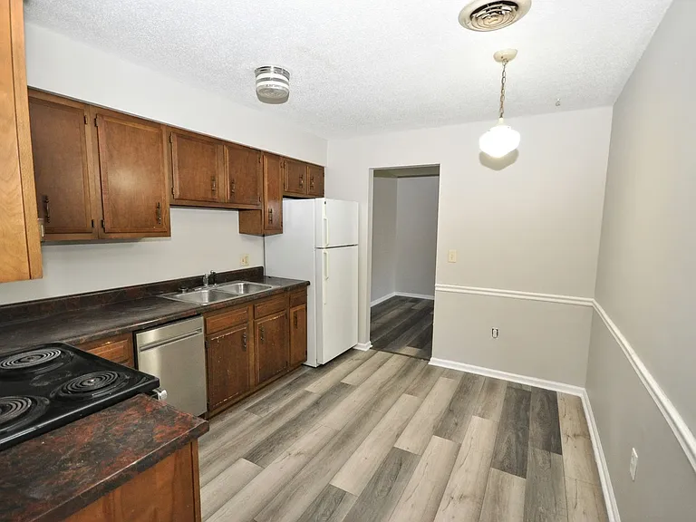 620 Oak Park Blvd #106 — Photo 33
