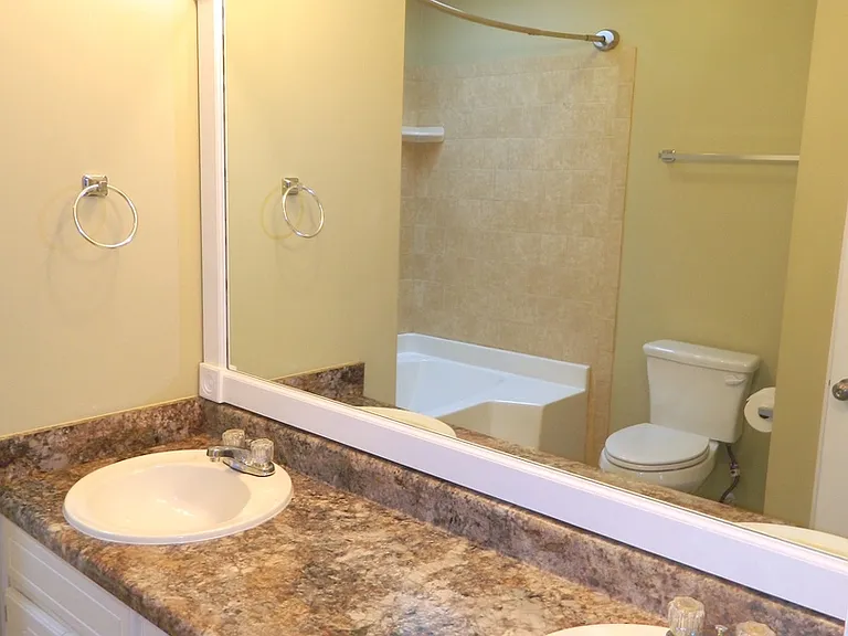635 Clinton Way W — Photo 23