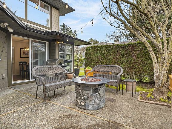 5th image of 16080 82nd Ave #109