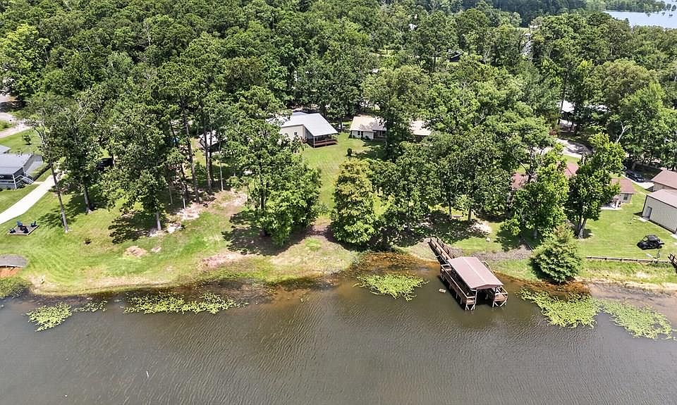 1st image of 1818 Lakeshore Dr