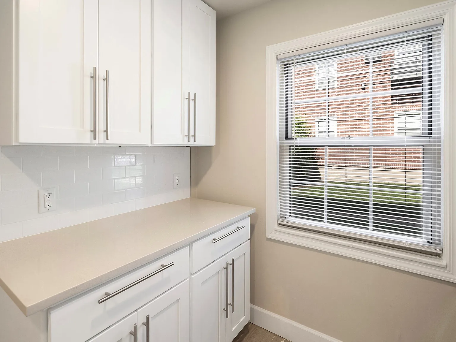 Palisades Gardens Apartments — Photo 2