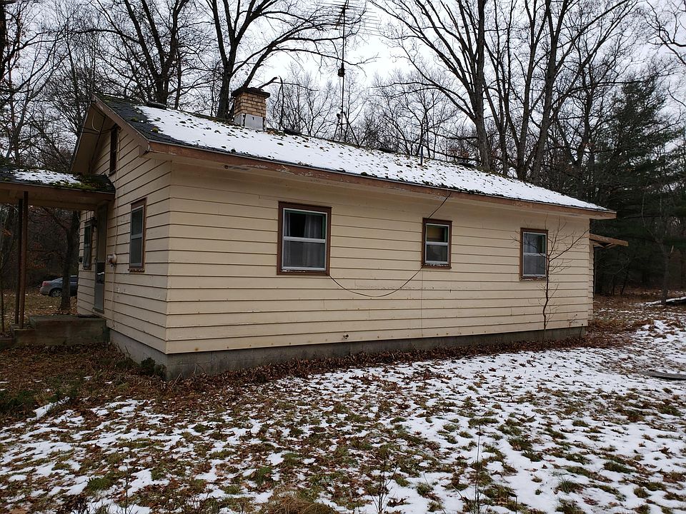 1st image of 4469 N Evergreen Dr