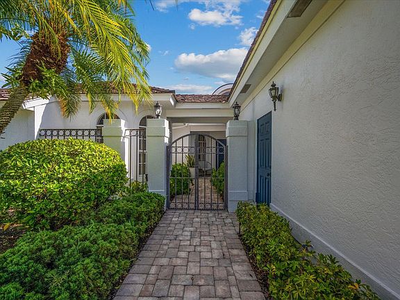3rd image of 2466 Muir Cir