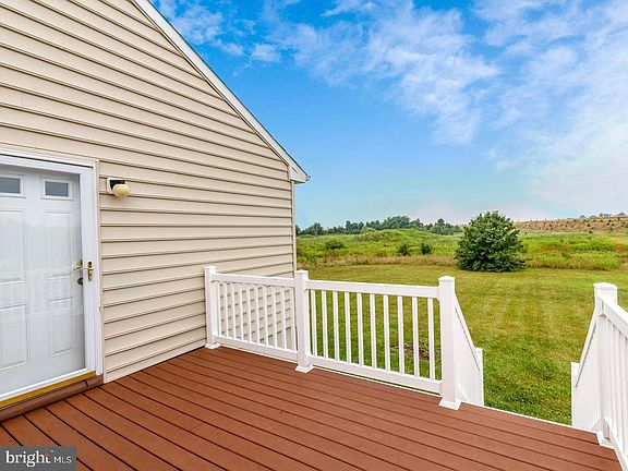 4th image of 828 Woodline Dr
