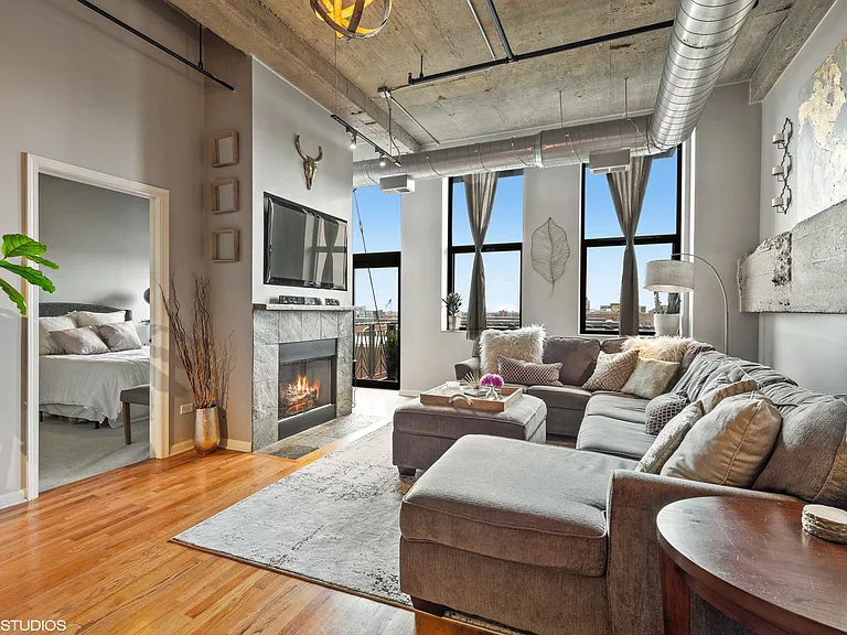758 N Larrabee St #706 — Photo 3
