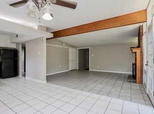 915 Saint Anthony Ln, Florissant, MO 63033