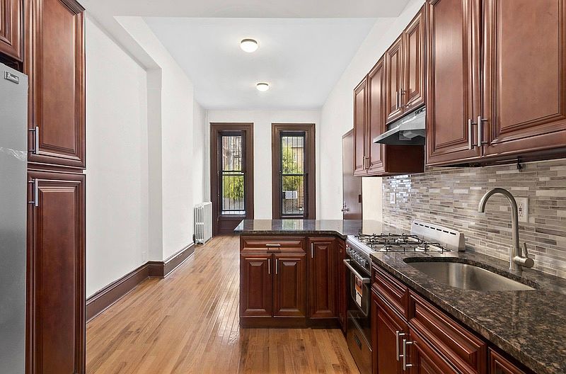 1st image of 276 Putnam Ave #2