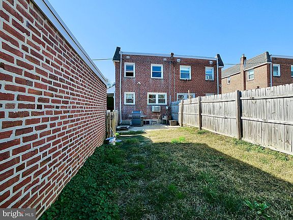 4th image of 1213 Roosevelt Dr