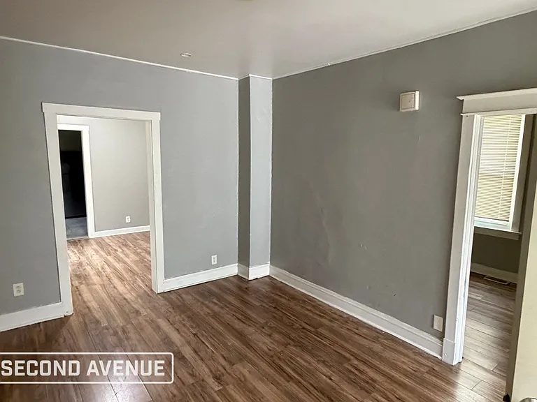 9136 S Blackstone Ave — Photo 8