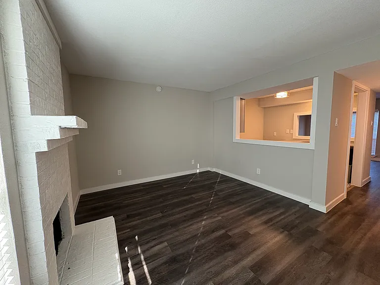 206 Rolling Hills Pl — Photo 2