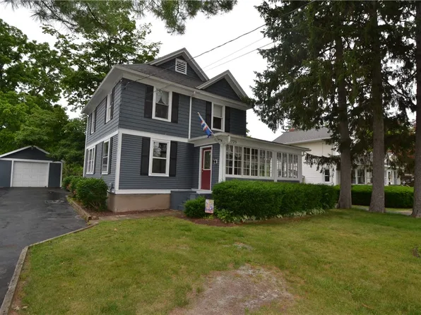 1723 Division St, Palmyra, NY 14522