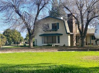 1398 N Elberta Rd, Exeter, CA 93221