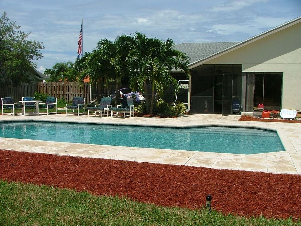 34X16 pool added July 2007