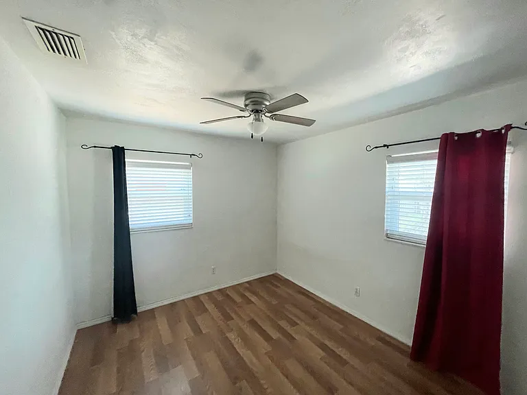 226 Palm Ave — Photo 9