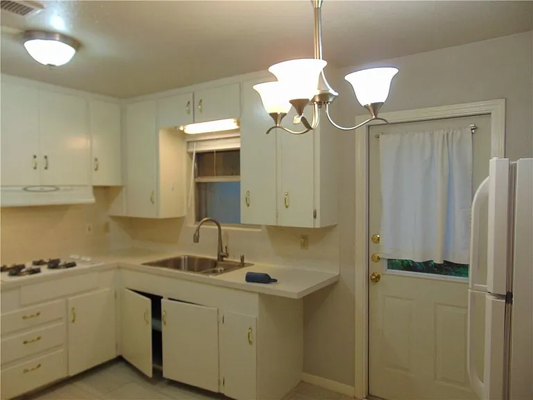 3904 Bailey Ln #B — Photo 6