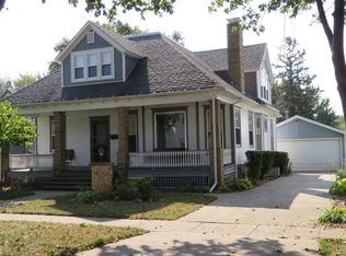 203 E Lincoln St, Mount Morris, IL 61054