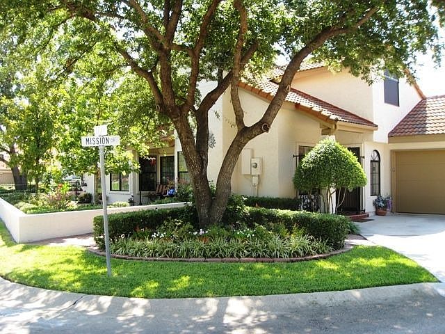 2nd image of 612 Mission Cir