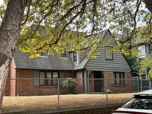 5009 16th Ave NE Photo 1