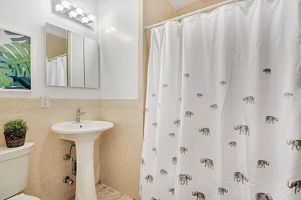 Sold by City Roots Realty | media 6