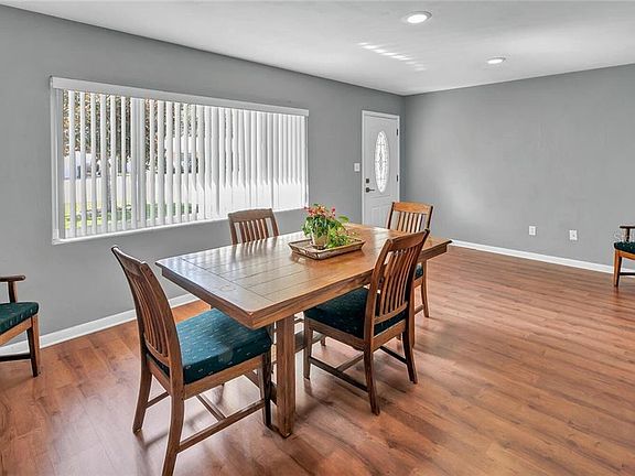 5th image of 932 Lake Dr
