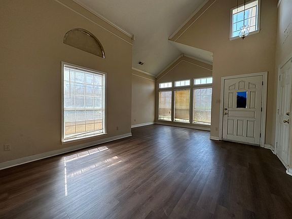 4th image of 6640 Collins Way Dr