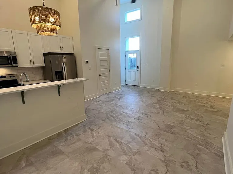 703 Krebs Ave #B — Photo 6