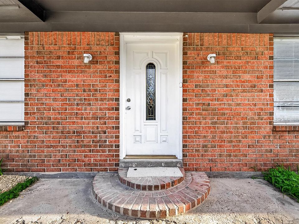 1st image of 1449 Mesquite St