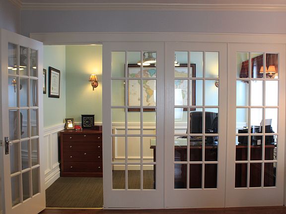 4th image of 8 Princeton St