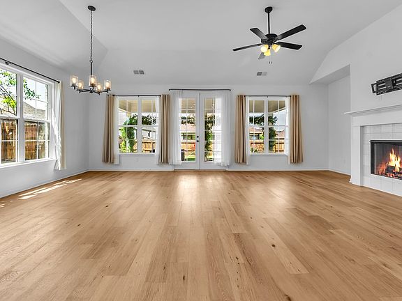 4th image of 80 Misty Meadows Dr