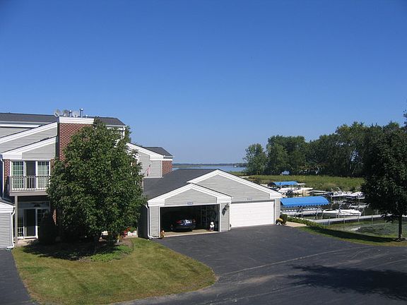 3rd image of 8327 Cottonwood Ct