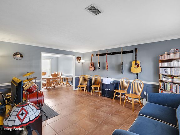 4th image of 9502 Hunters Trail Ct