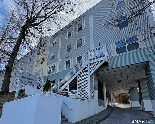 37 Greenwich Ave Photo 1