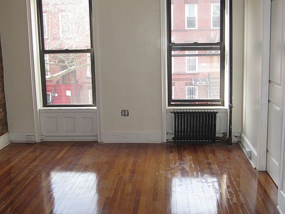 3rd image of 739 Lincoln Pl APT 2