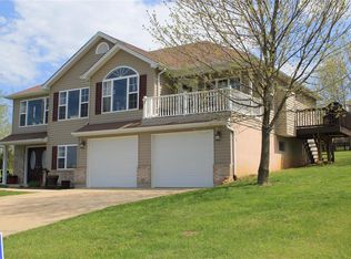 1031 Lakeshore Dr, De Soto, MO 63020