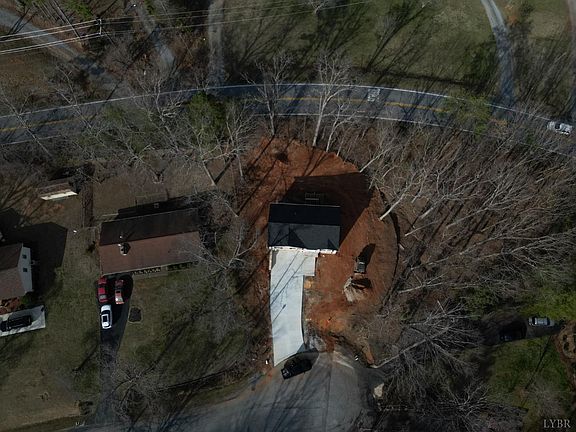 5th image of 10 Sourwood Ln