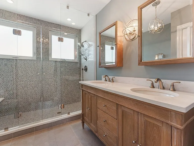 55 Chelsea St #55 — Photo 19