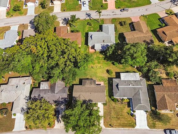 3rd image of 10616 Springwood Dr