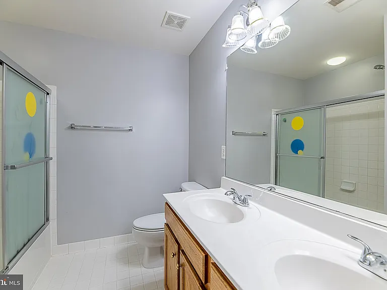 24635 Kings Canyon Sq — Photo 32