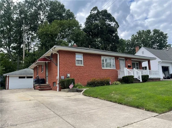 2452 13th St, Cuyahoga Falls, OH 44223