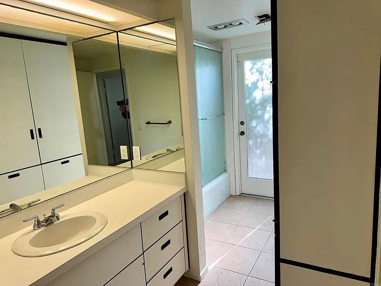 2511 El Amigo Rd — Photo 12