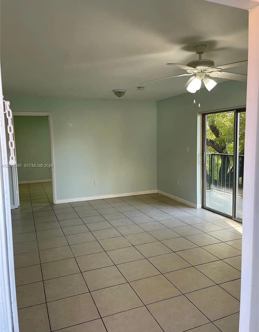 Greentree Condo — Photo 2